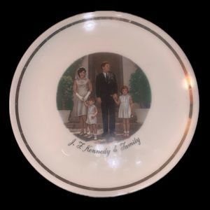JFK FAMILY AND COLLECTOR PLATE